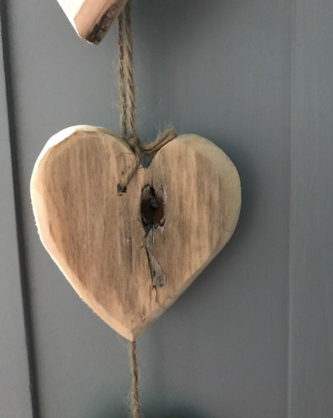 Country Hanging Trio Hearts Natural