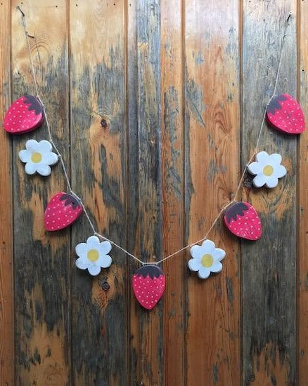 Garland - Strawberry