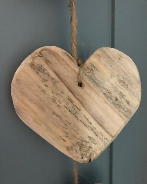 Country Hanging Trio Hearts Natural